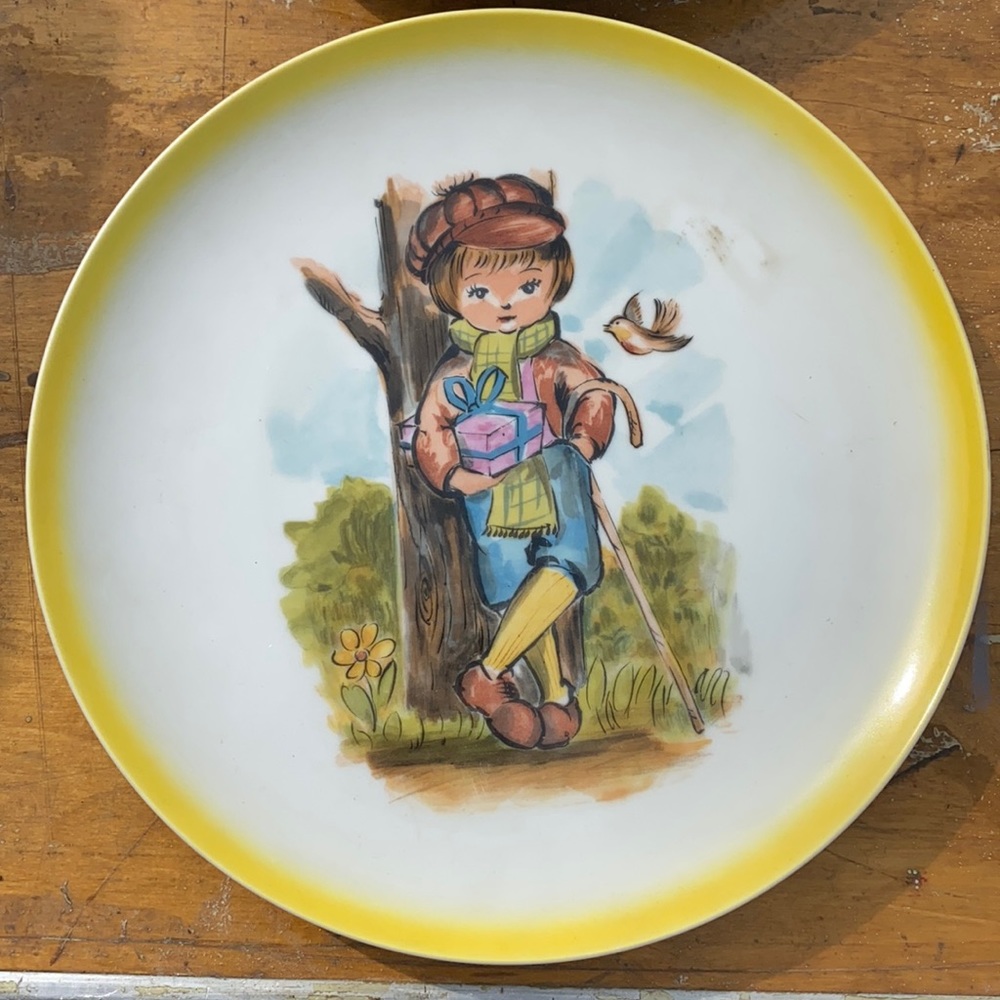 Vintage decorative plates